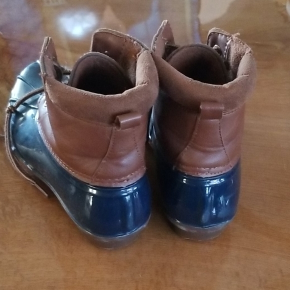 Yokids size 4 winter boots. - Picture 3 of 5